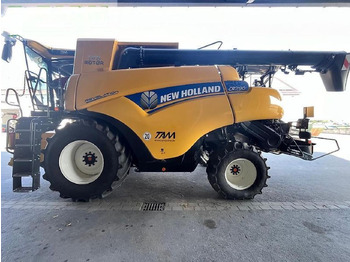 Combine harvester NEW HOLLAND CR series