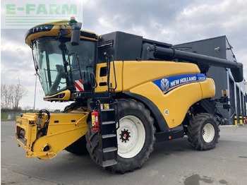 Combine harvester NEW HOLLAND CR series