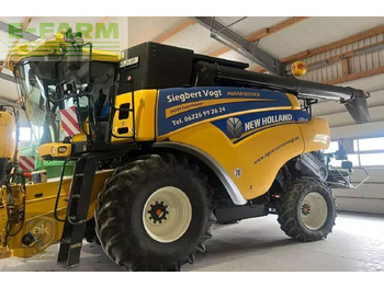 Combine harvester NEW HOLLAND