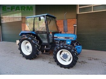 Farm tractor NEW HOLLAND