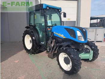 Farm tractor NEW HOLLAND T4