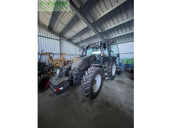Farm tractor Valtra g125: picture 3