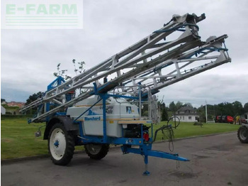 Trailed sprayer