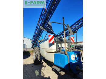 Trailed sprayer