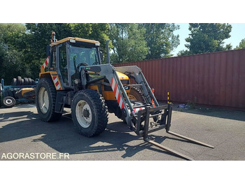 Farm tractor RENAULT