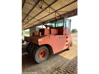 Roller Compacteur à pneu type P3 HAMM: picture 2