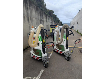 Industrial vacuum cleaner