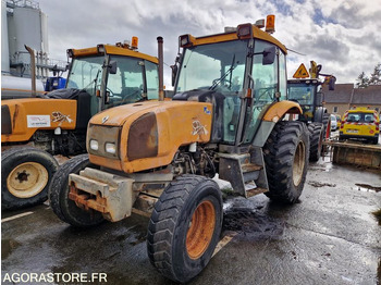 Farm tractor RENAULT