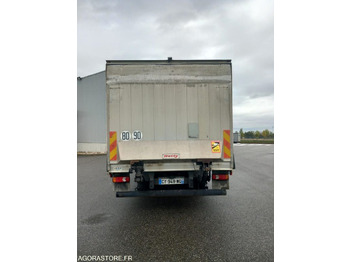 Truck RENAULT MIDLUM 220 12T - 2013 - 301000 Kms: picture 4