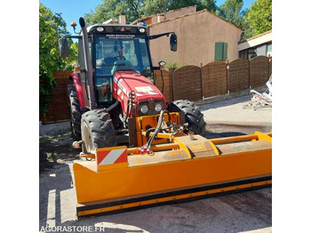 Municipal tractor