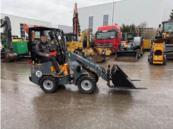 New Wheel loader GiANT G1100: picture 5