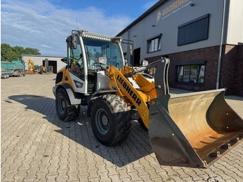 Wheel loader LIEBHERR L 504 Compact: picture 4