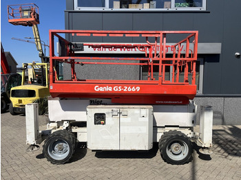 Scissor lift GENIE