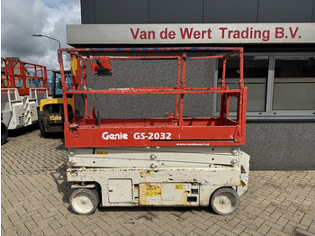 Scissor lift GENIE