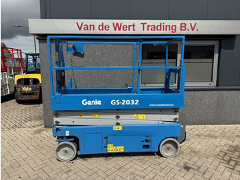 Scissor lift GENIE