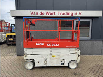 Scissor lift GENIE