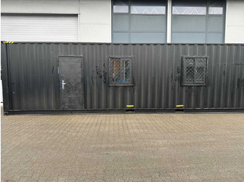 Shipping container