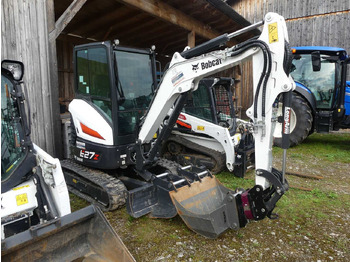 Mini excavator BOBCAT E27