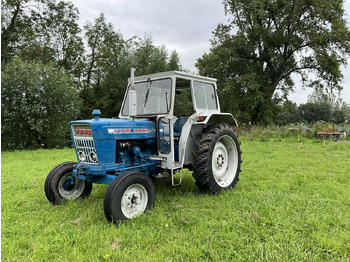 Farm tractor FORD