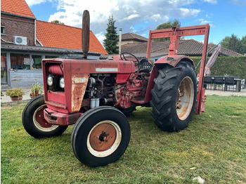 Farm tractor INTERNATIONAL