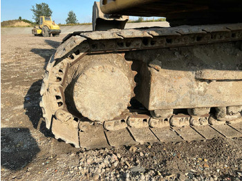 Crawler excavator Komatsu HB215 Hybrid: picture 5