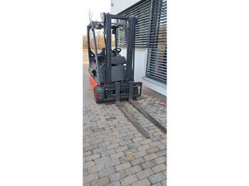Forklift LINDE - E18C-02 - 2004 - FORKLIFT TRUCKS: picture 2 Forklift LINDE - E18C-02 - 2004 - FORKLIFT TRUCKS: picture 2