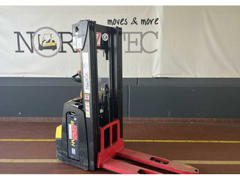 Stacker HYSTER