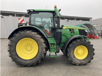 Farm tractor John Deere 6R 215: picture 3