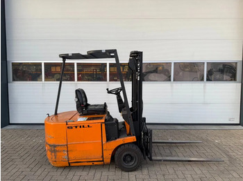 Electric forklift STILL