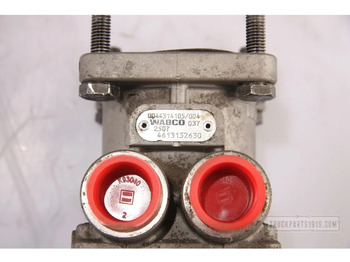 Brake valve for Truck Mercedes-Benz MB Brake System Voetremventiel Atego: picture 2 Brake valve for Truck Mercedes-Benz MB Brake System Voetremventiel Atego: picture 2