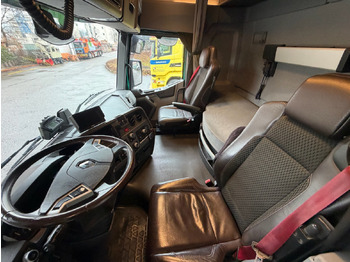 Tractor unit RENAULT T520: picture 4