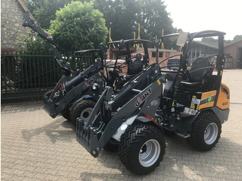 Compact loader GIANT