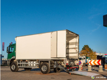 Cab chassis truck : picture 3