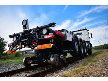 Container transporter/ Swap body truck, Crane truck Volvo NEW FMX 8x4 RAIL ROAD SCHIENEN TWO WAY: picture 5