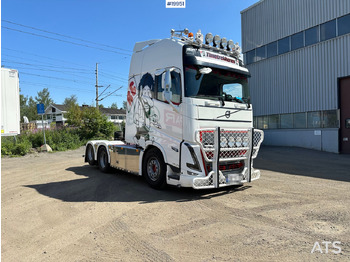 Tractor unit VOLVO FH 750