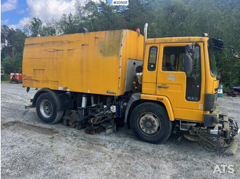 Road sweeper Volvo FL616: picture 4