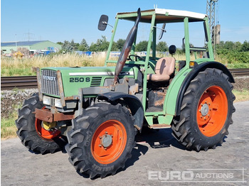 Farm tractor FENDT