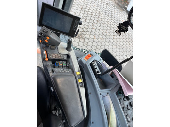 Farm tractor Valtra T214 Direct TwinTrac: picture 3