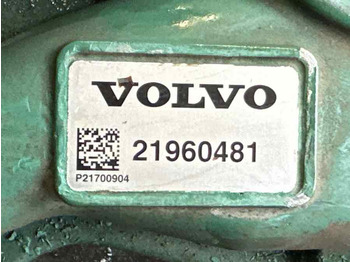 Engine and parts for Truck VOLVO WATER PUMP 21960481: picture 3