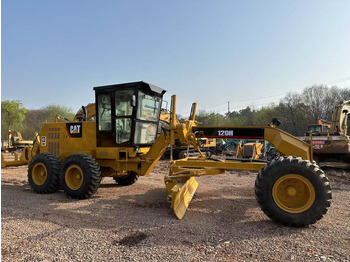 Grader CATERPILLAR 120H: picture 4