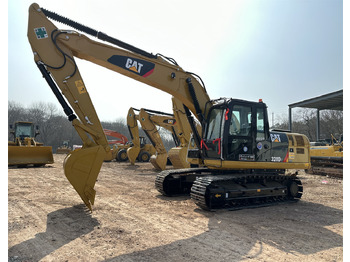 Crawler excavator CATERPILLAR 320D2L: picture 4