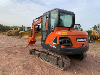 Excavator DOOSAN DX55: picture 2