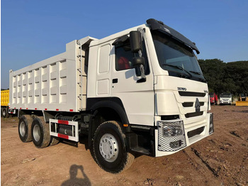 Tipper for transportation of silos SINOTRUK HOWO 371hp 6x4: picture 2