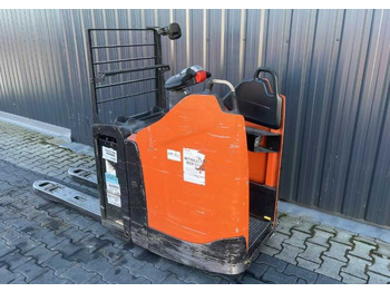 Pallet truck BT LPE200: picture 3