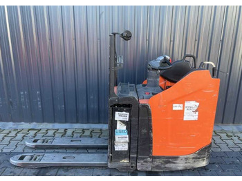 Pallet truck BT LPE200: picture 2