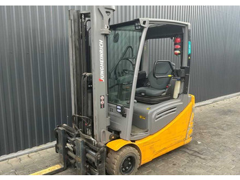 Electric forklift JUNGHEINRICH EFG