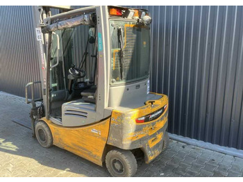 Electric forklift Jungheinrich EFG320: picture 3