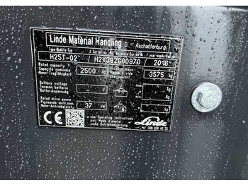 LPG forklift Linde H25T-02: picture 3