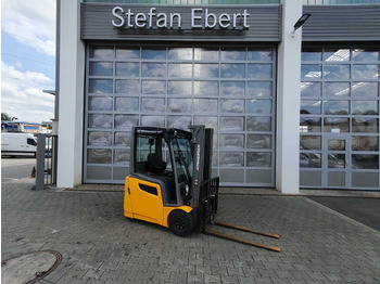 Electric forklift JUNGHEINRICH EFG