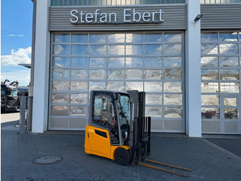 Electric forklift JUNGHEINRICH EFG